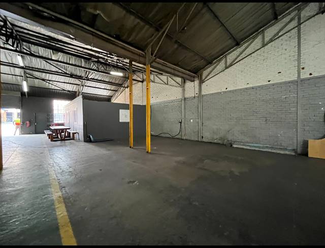 301M² WAREHOUSE FOR SALE IN ISANDO